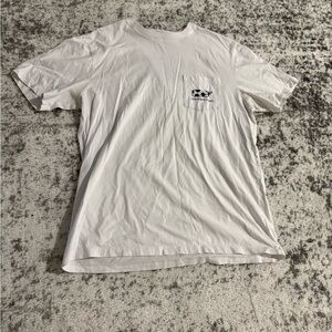 White vineyard vines shirt